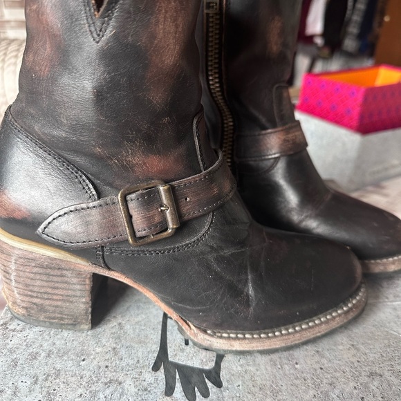 Like new with box 👏Freebird Carlito Brown Leather Ankle Boots - Picture 4 of 8